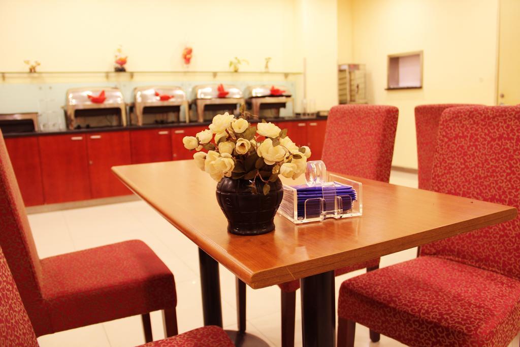 Hanting Hotel Shanghai South Railway Station Luoxiang Road Branch Esterno foto